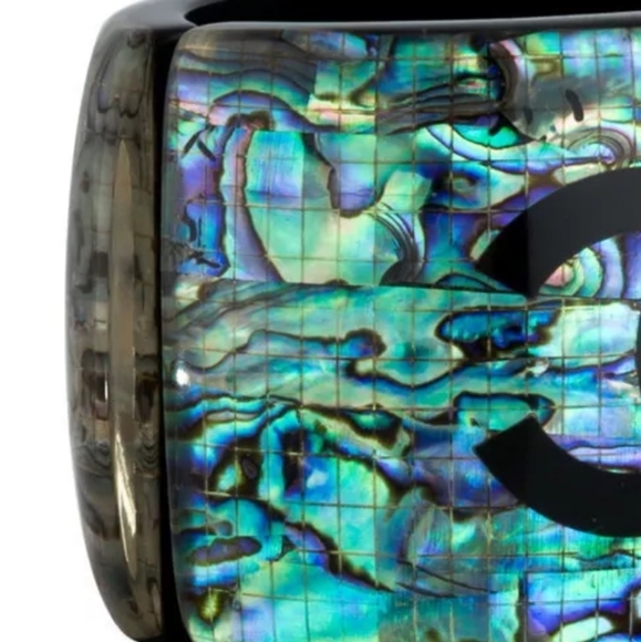 CHANEL SUPER RARE IRIDESCENT 12p CC bracelet cuff/clamper (broken) - Picture 4 of 9